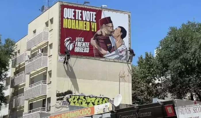 Schandaal: verkiezingsposter toont Sanchez en Mohammed VI kussend