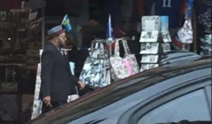 Koning Mohammed VI wandelt alleen in Parijs (foto)