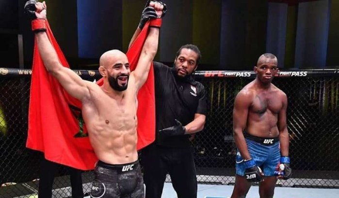 Ottman Azaitar slaat tegenstander knockout in 93 seconden (video)