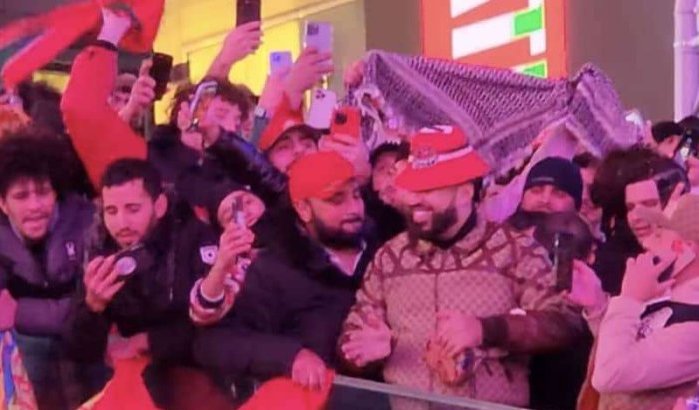 French Montana viert overwinning Atlas Leeuwen (video)