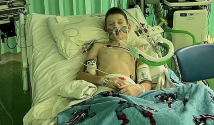 Jude (10) vecht tegen zeldzame ziekte, symptomen begonnen tijdens vakantie in Marokko
