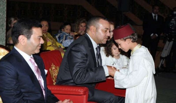 Koning Mohammed VI geeft auto aan kroonprins Moulay Hassan
