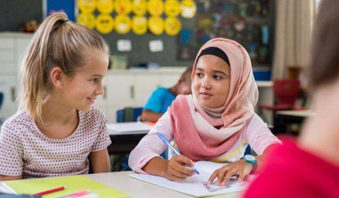 Oostenrijk: hoofddoek verboden op school, keppel en sikh-tulbanden toegestaan