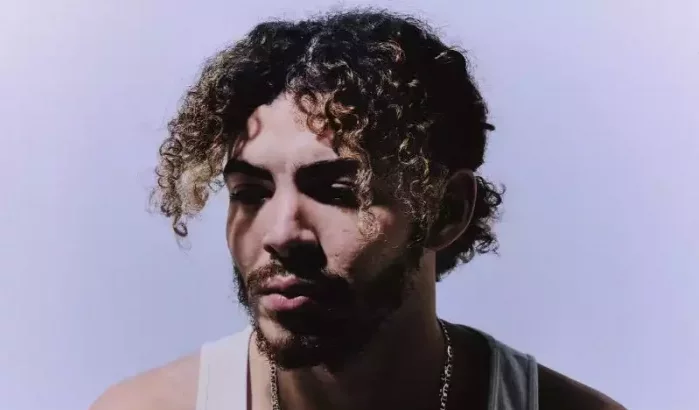Marokkaanse rapper Zamdane betrokken bij ernstig auto-ongeluk