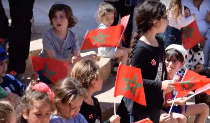 Joden vieren Hiloula met Marokkaanse vlag (video)