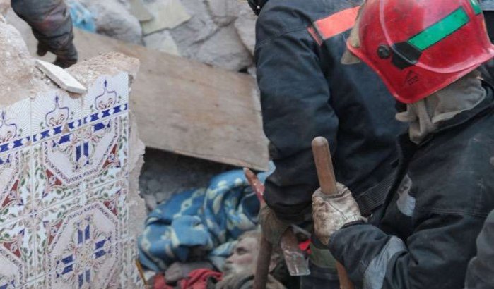 Dakloze na 9 uur onder puin ingestort huis gehaald in Casablanca