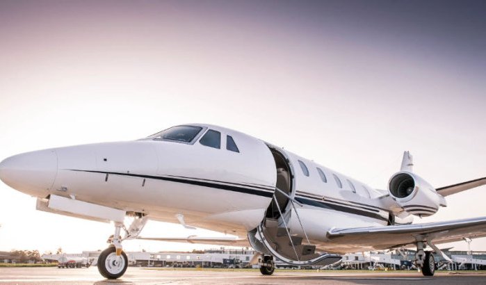 Privéjets en concerts: vragen over geldstromen vereniging Nador