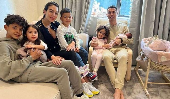 Video van Ronaldo's dochters die Arabisch spreken hit op internet