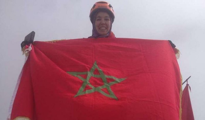 Bouchra Baibanou eerste Marokkaanse op hoogste bergtop Oceanië