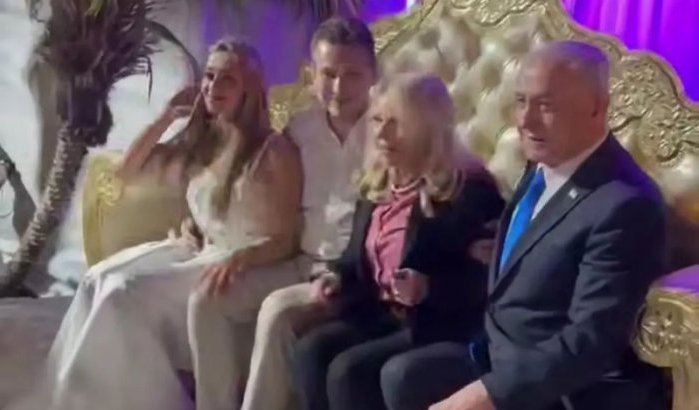 Netanyahu feest mee op Marokkaans hennafeest zoon (video)