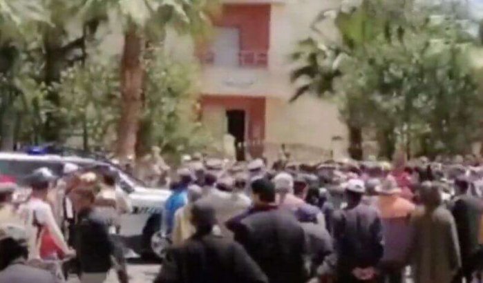Marokko: demonstranten straat op om staatssteun te eisen ondanks lockdown (video)