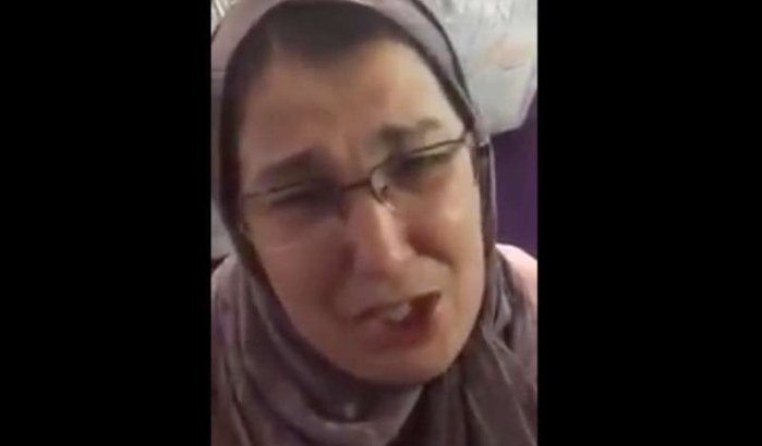Vrouw verliest duur geneesmiddel, Marokkanen betalen het haar terug (video)