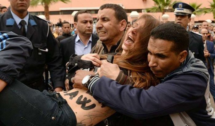 Foto's arrestatie Femen-activisten in Beni Mellal