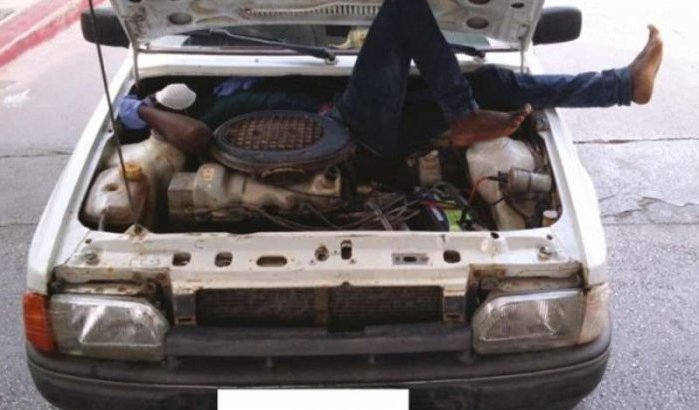 Migrant in motor gevonden in Sebta