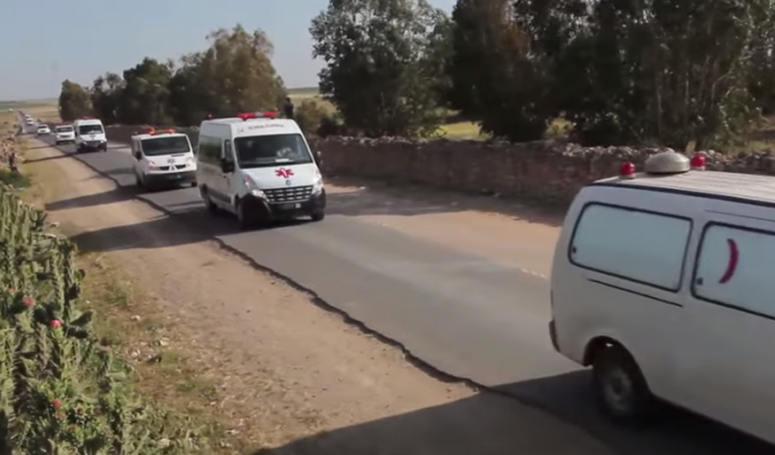 Begrafenis slachtoffers grote familiemoord Marokko (video)