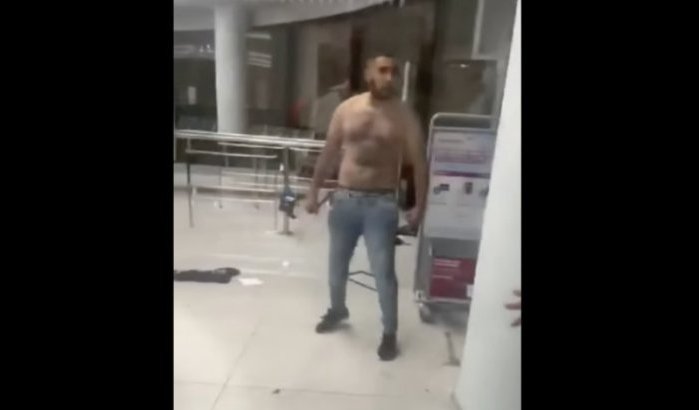 Marokkaan zorgt voor chaos op luchthaven Mallorca (video)