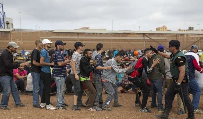 Dode door stormloop bij grens Melilla (video)