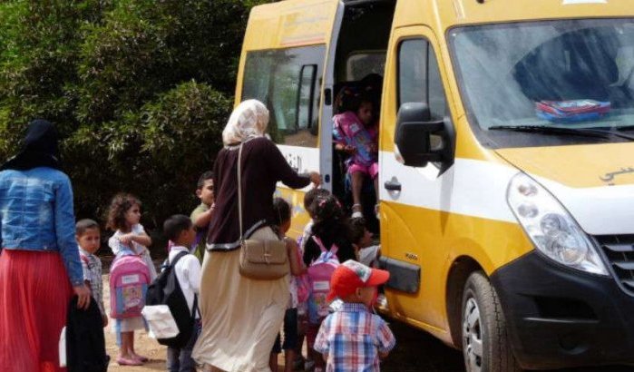 Schoolbus in Marokko rijdt 120 km/uur! (video)
