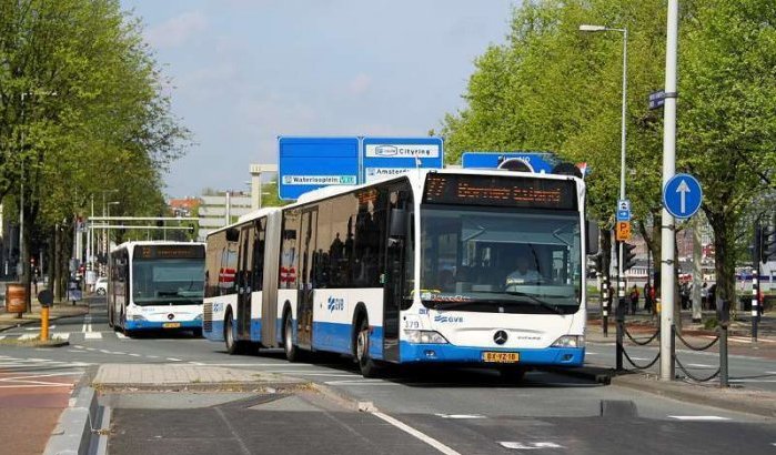Onderzoek naar buschauffeur die Marokkanen op bus weigerde in Amsterdam