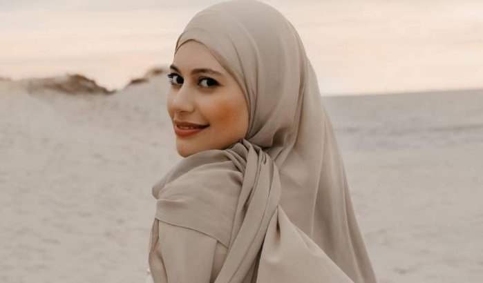 Janey creëert zelf haar ideale hoofddoek 