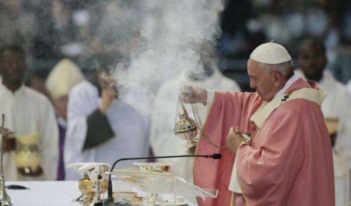 Marokko: 10.000 mensen op mis paus Franciscus in Rabat