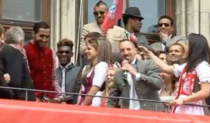 Franck Ribéry steekt de draak met Duits Mehdi Benatia (video)