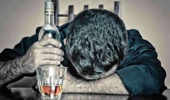 Stomdronken agent verliest dienstwapen in trein in Marokko
