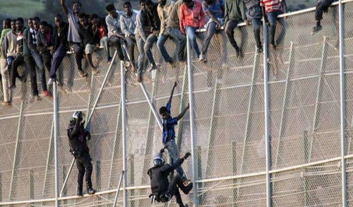 Spaanse politie schiet op migranten, twee gewonden