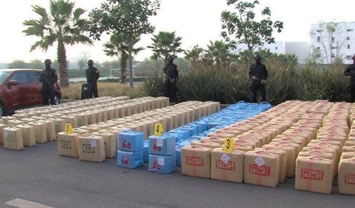 Ruim 2 ton drugs verdwijnt in rook bij Al Hoceima