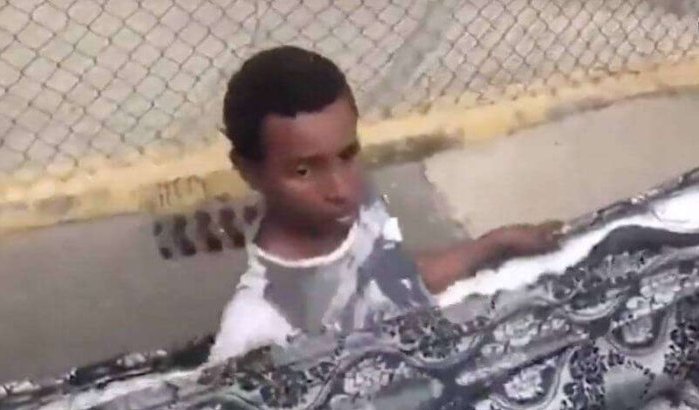 Migranten in matrassen ontdekt bij grens Melilla (video)
