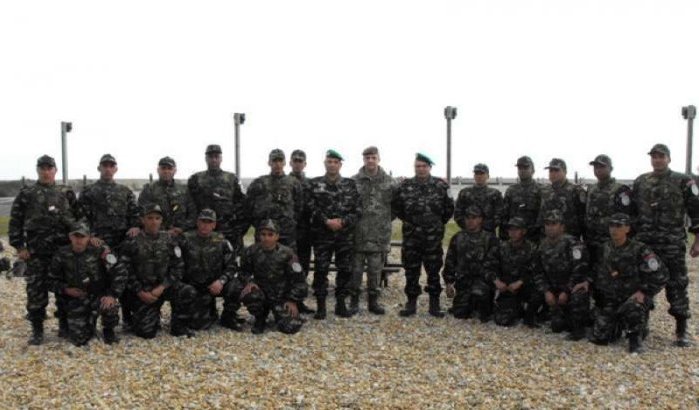 Marokkaanse legerparachutisten trainen in Gibraltar