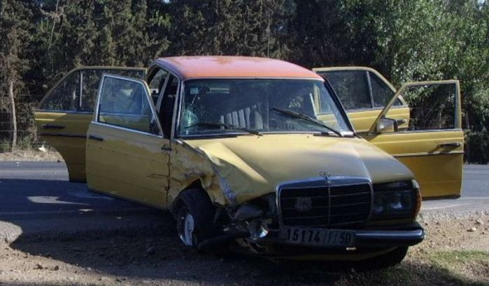 Twee doden en 18 gewonden bij verkeersongeval in Boulemane