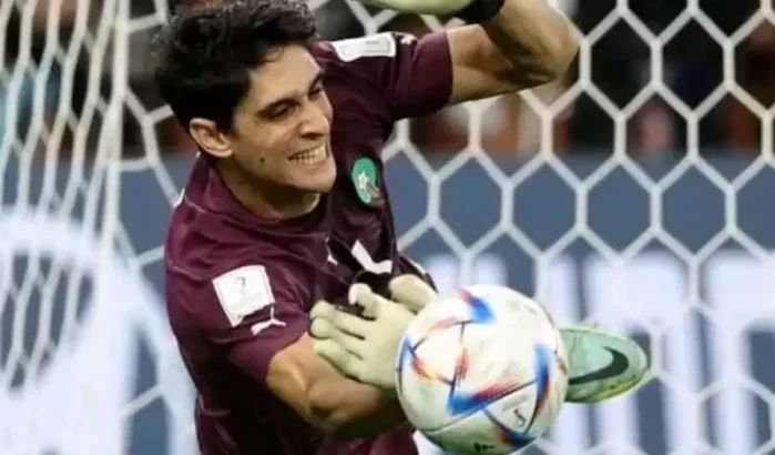 Hoe Yassine Bounou de Spaanse keeper om de tuin leidde in Qatar (video)