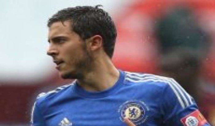 Eden Hazard schopt ballenjongen in League Cup-wedstrijd 