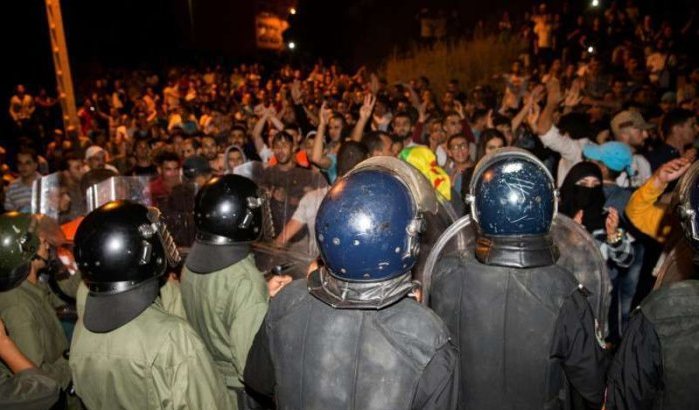 72 agenten gewond tijdens grote mars Al Hoceima