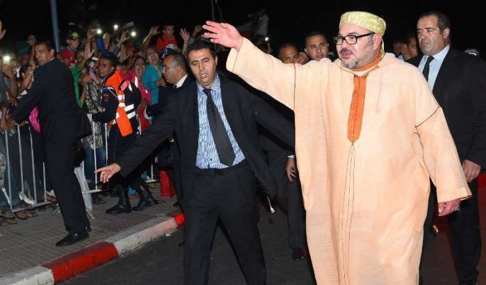 Koning Mohammed VI zonder protocol in Laayoune (video)
