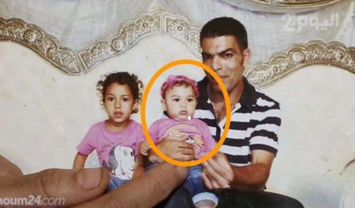 Ouders door chips overleden peuter Jannat getuigen (video)