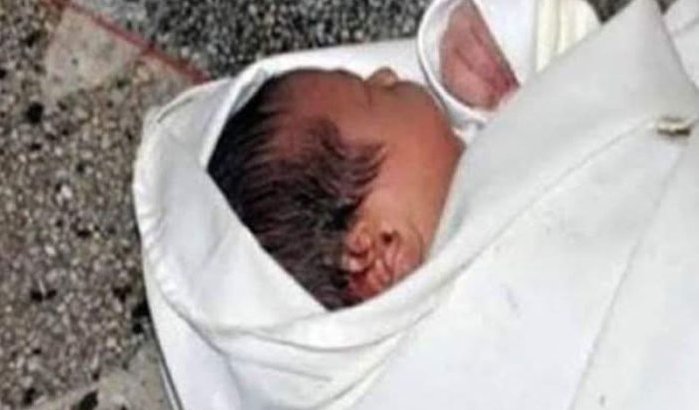 Vrouw bevalt op stoep gesloten zorgcentrum in Chefchaouen
