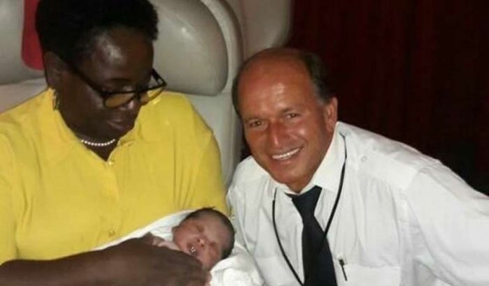 Baby geboren op vlucht Royal Air Maroc (foto's)