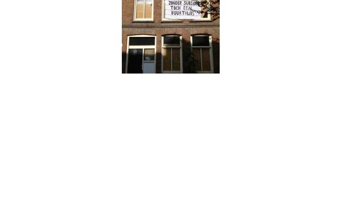 Krakers bezetten Marokkaans gebouw in Amsterdam