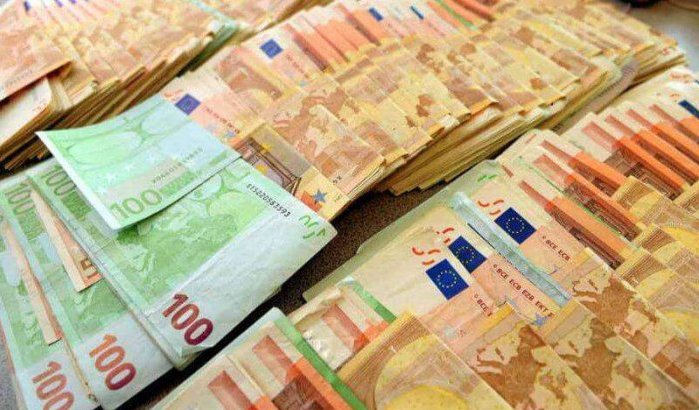 Klacht tegen Western Union en MoneyGram wegens hoge kosten op geldoverdrachten