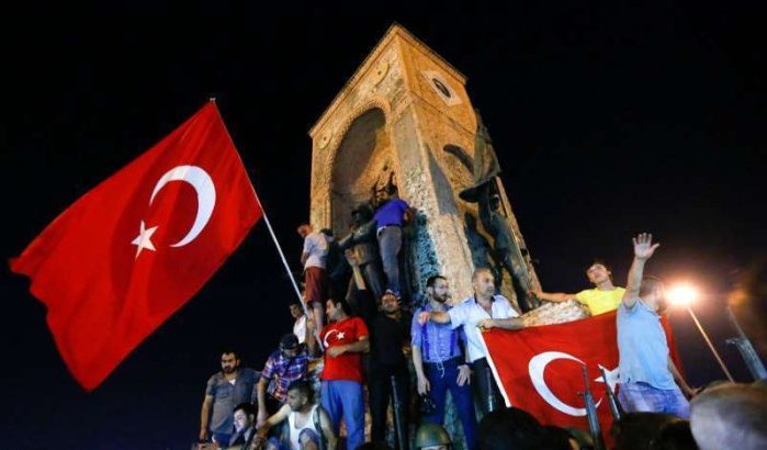 Marokkaanse meisjes hielpen staatsgreep Turkije mislukken