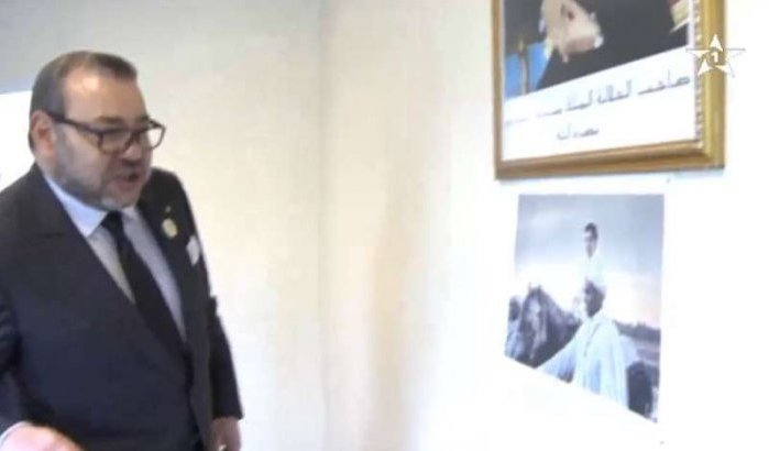 Koning Mohammed VI ziet zichzelf terug als kind (video)