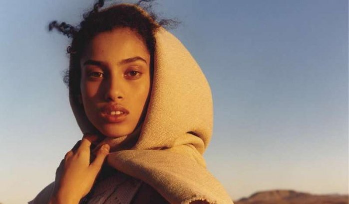 Imaan Hammam en Nora Attal in Marokkaanse woestijn voor Vogue (foto's)