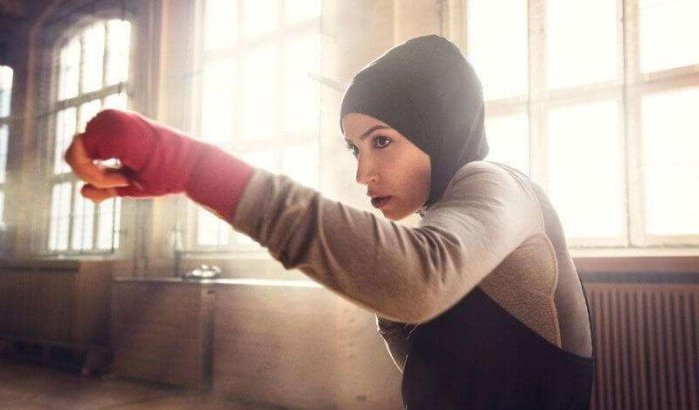 Bokskampioene Zeina Nasser wil met hoofddoek vechten