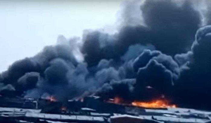 Vissersdorp volledig verwoest door brand in Dakhla (video)
