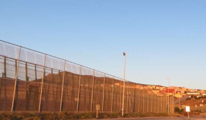 Marokko bouwt hekken aan grens met Algerije