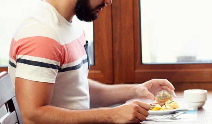 "Waarom doe je de Ramadan niet? Speel je de Europeaan of wat?"