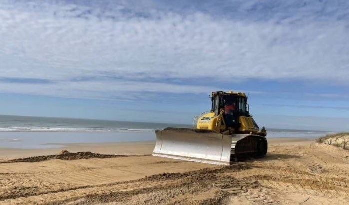 Bulldozers op volle stranden van Al Hoceima