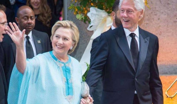 Hillary Clinton brengt eerbetoon aan Marokkaanse kaftan (foto)
